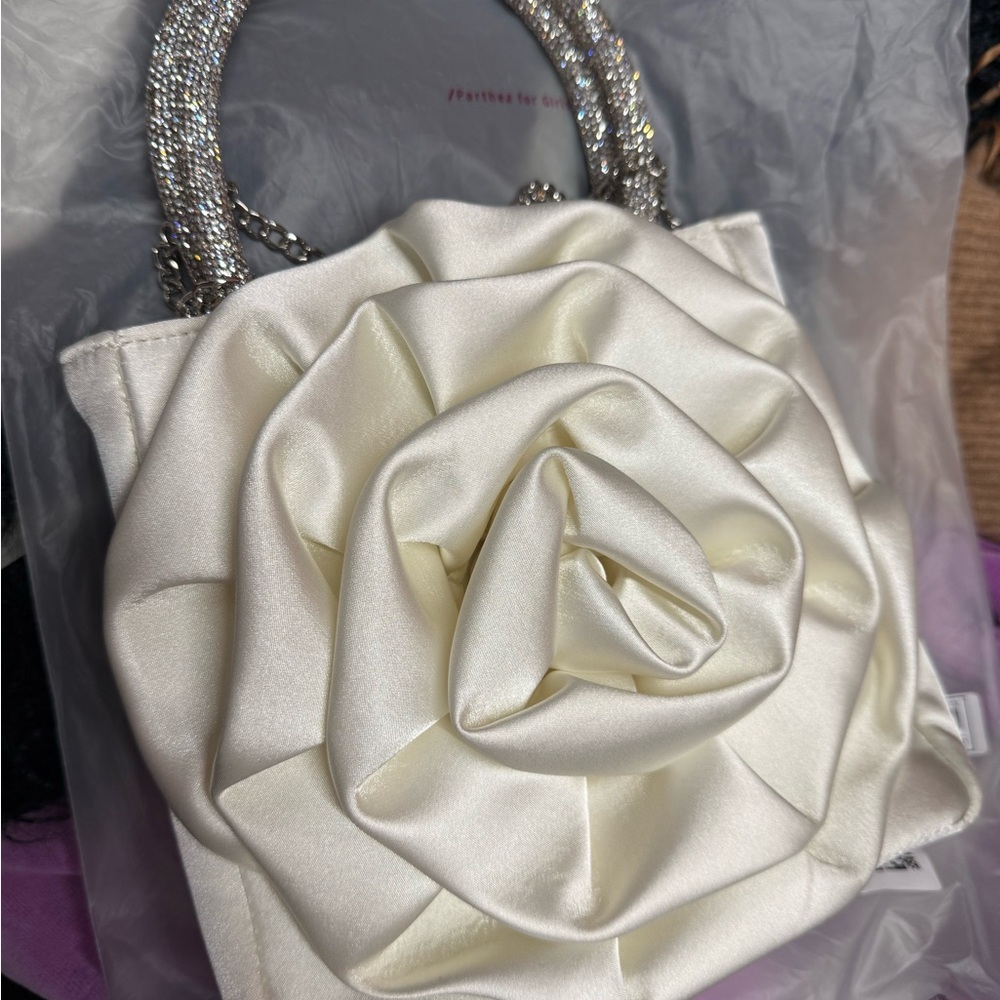 Elegant Cream Rose Handbag